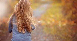 5 Ways To Prevent Hairfall During Monsoon